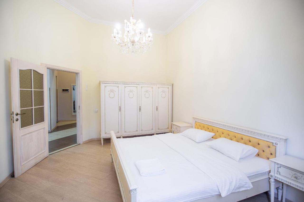 Comfortable Apartment On Mikhaylovskiy Lane Kyiv Exterior foto