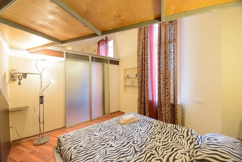 Comfortable Apartment On Mikhaylovskiy Lane Kyiv Exterior foto