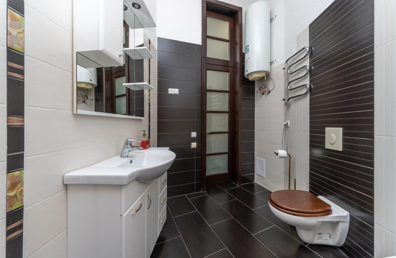 Comfortable Apartment On Mikhaylovskiy Lane Kyiv Exterior foto