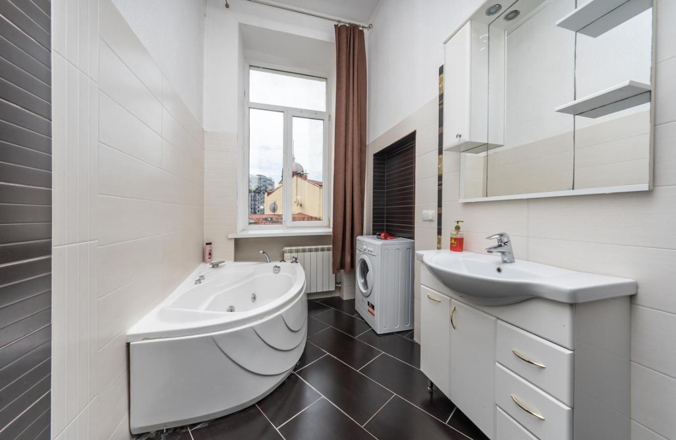 Comfortable Apartment On Mikhaylovskiy Lane Kyiv Exterior foto